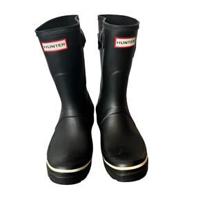 Hunter Boots Women’s Size 7 Black Rain Buckle Logo Preppy Academia Pull On